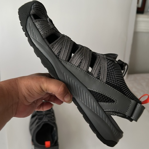 Eddie Bauer Men’s Gray and Black Water Shoes - Picture 15 of 16